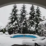 Adax With Huge Garden, Swimming Pool And Bbq 民宿 *