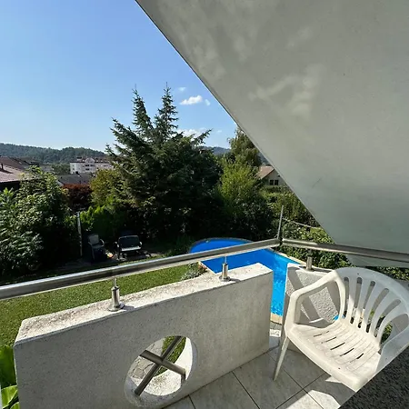 Privatunterkunft Adax With Huge Garden, Swimming Pool And Bbq