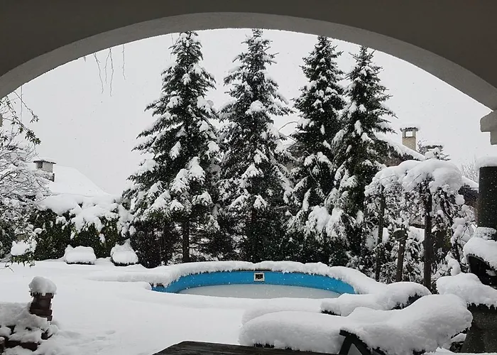 Adax With Huge Garden, Swimming Pool And Bbq Privatunterkunft *