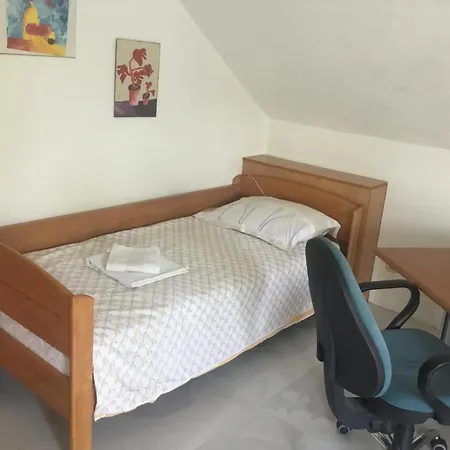 Adax With Huge Garden, Swimming Pool And Bbq Проживание в семье