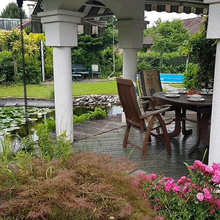 Проживание в семье Adax With Huge Garden, Swimming Pool And Bbq